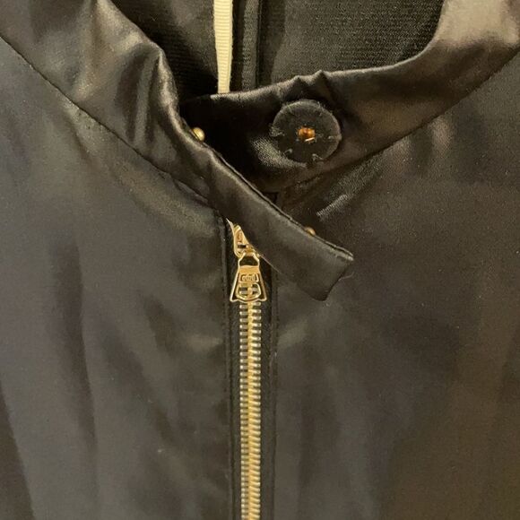 Nwt J Brand olmstead satin jacket. It can be worn as a jacket or a blouse - Picture 10 of 10